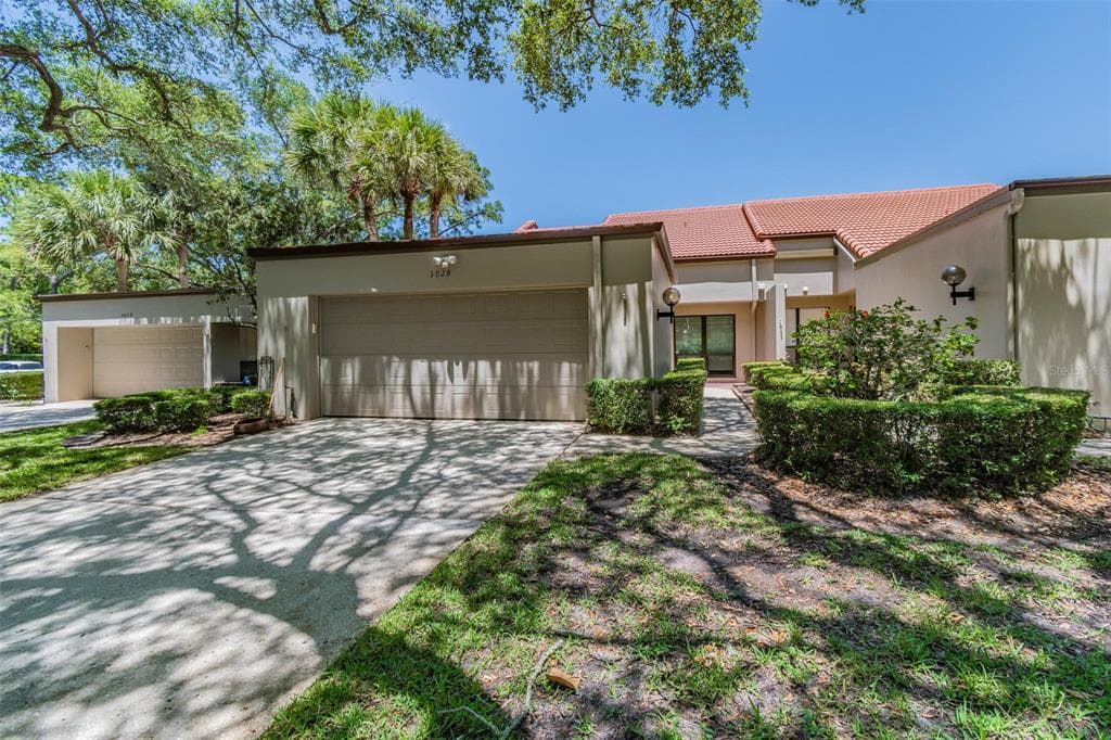 3028 BRAELOCH CIRCLE E CLEARWATER, FL 33761
