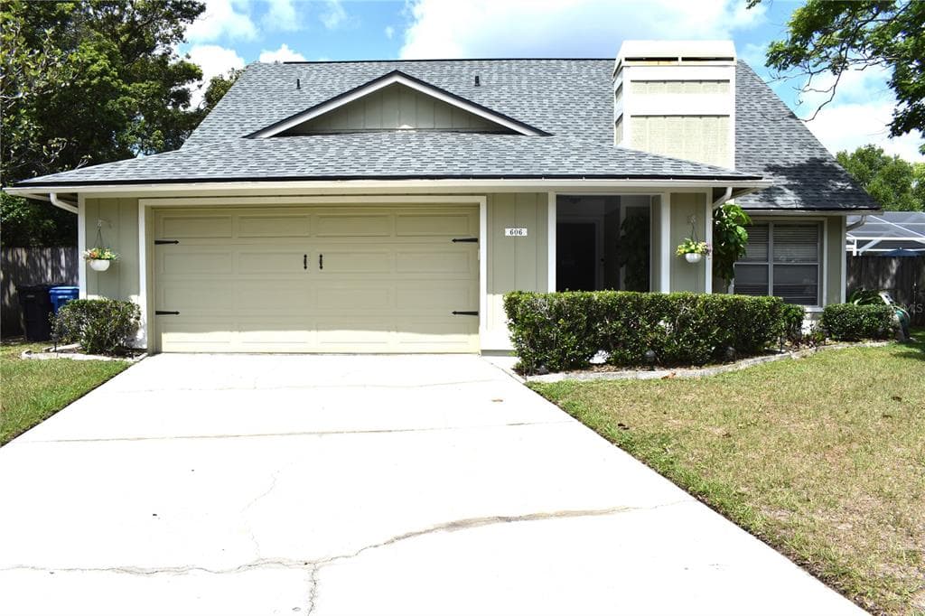 606 WILLOW COURT