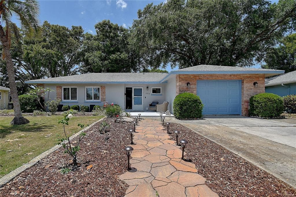 1916 STARDUST DRIVE CLEARWATER, FL 33755