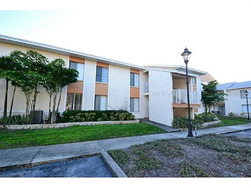 720 100TH AVENUE N UNIT 203 ST PETERSBURG, FL 33702