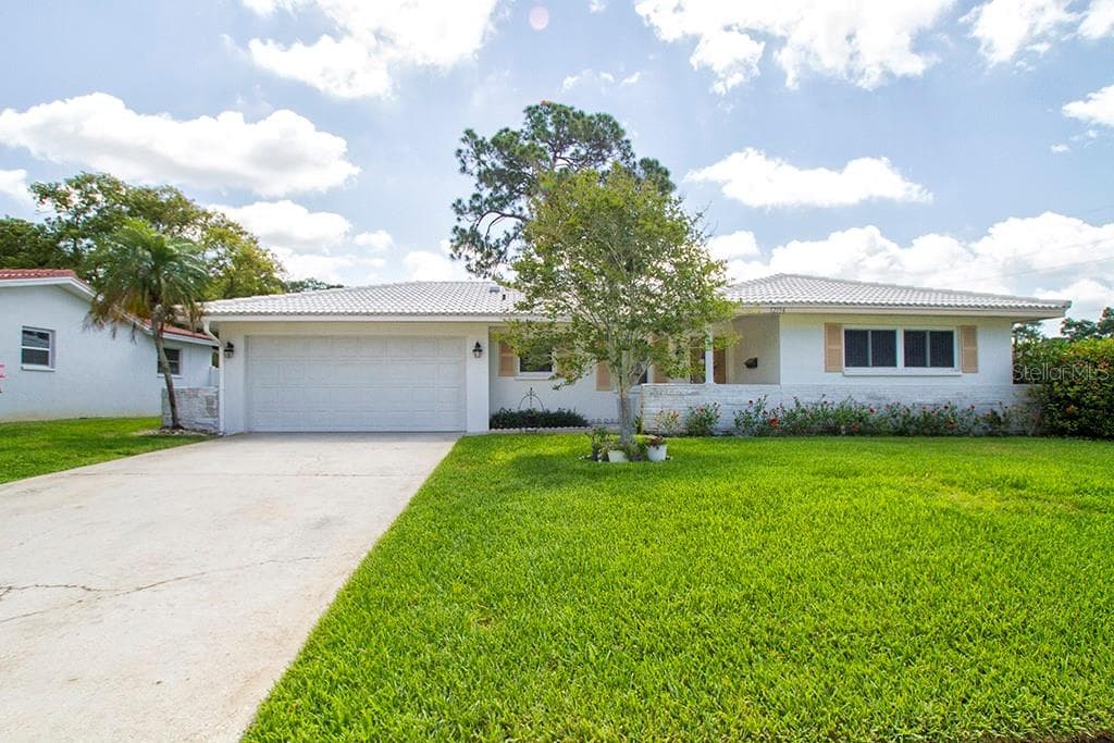 12194 69TH AVENUE SEMINOLE, FL 33772