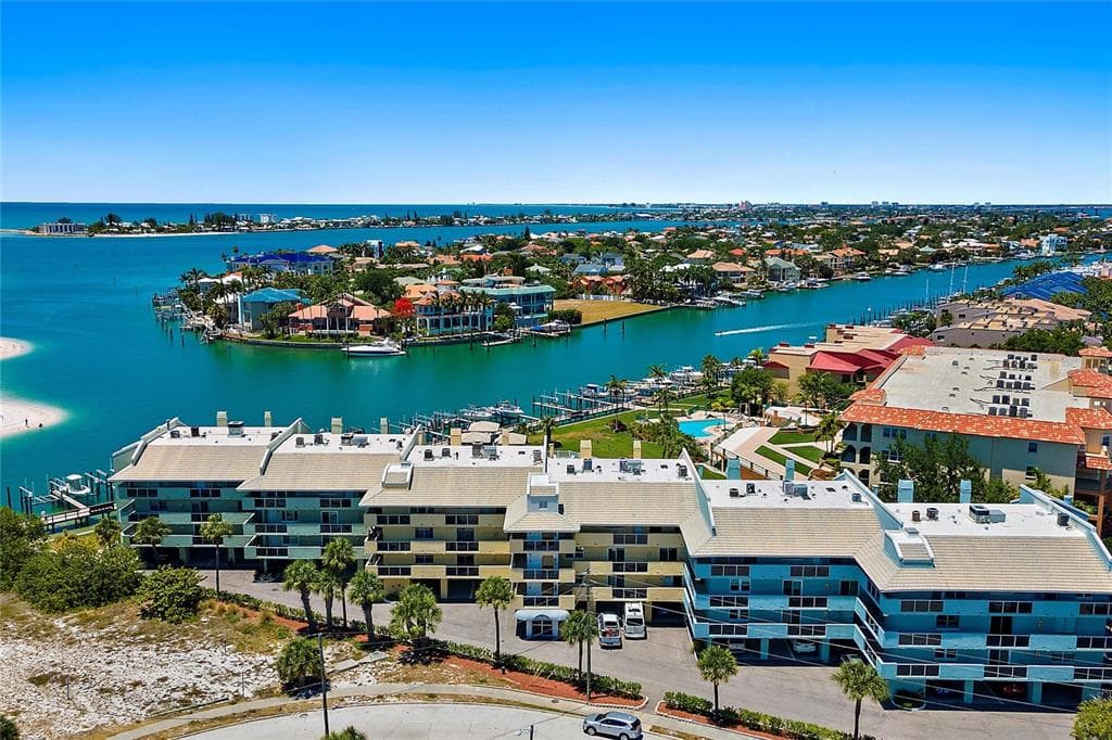 1100 PINELLAS BAYWAY S UNIT J3 TIERRA VERDE, FL 33715