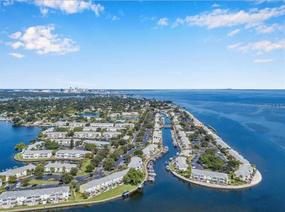 5245 COQUINA KEY DRIVE SE UNIT A ST PETERSBURG, FL 33705