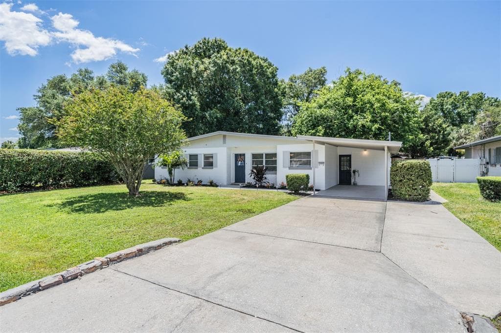 4618 W BAY COURT AVENUE TAMPA, FL 33611