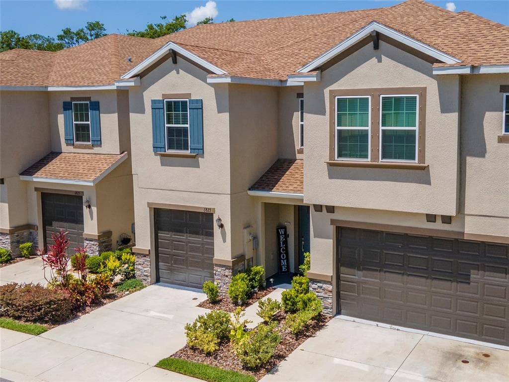 6823 CITRUS CREEK LANE TAMPA, FL 33625
