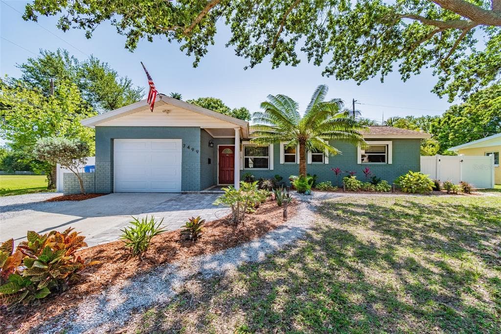 7499 OAK STREET NE ST PETERSBURG, FL 33702