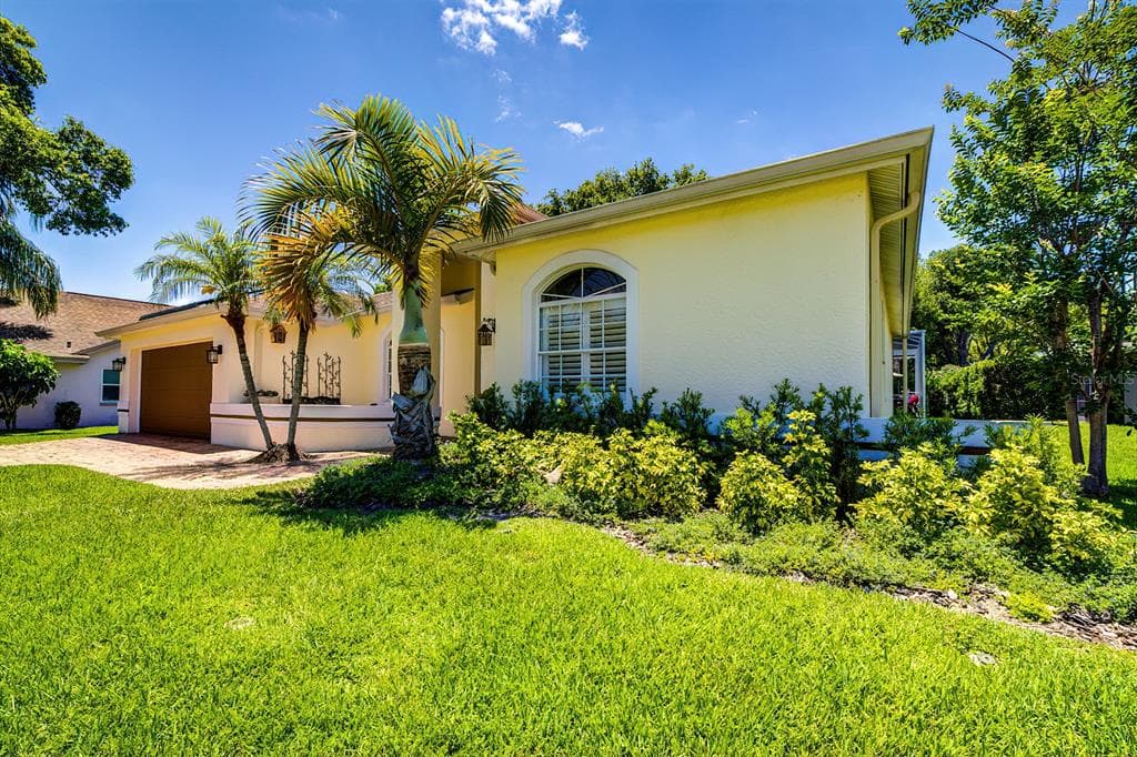 2806 JARVIS CIRCLE PALM HARBOR, FL 34683