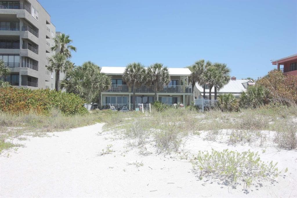 410 GULF BLVD UNIT 4 INDIAN ROCKS BEACH, FL 33785