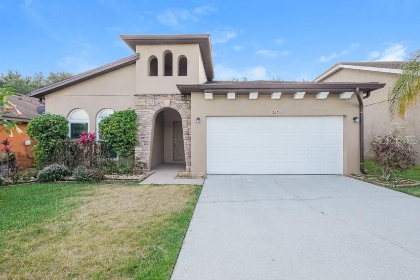 615 WOODS LANDING DRIVE MINNEOLA, FL 34715