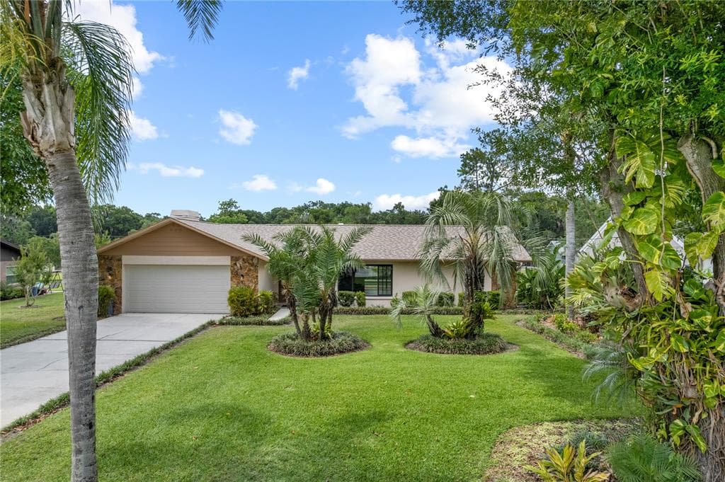 2510 WHISPER LANE VALRICO, FL 33594