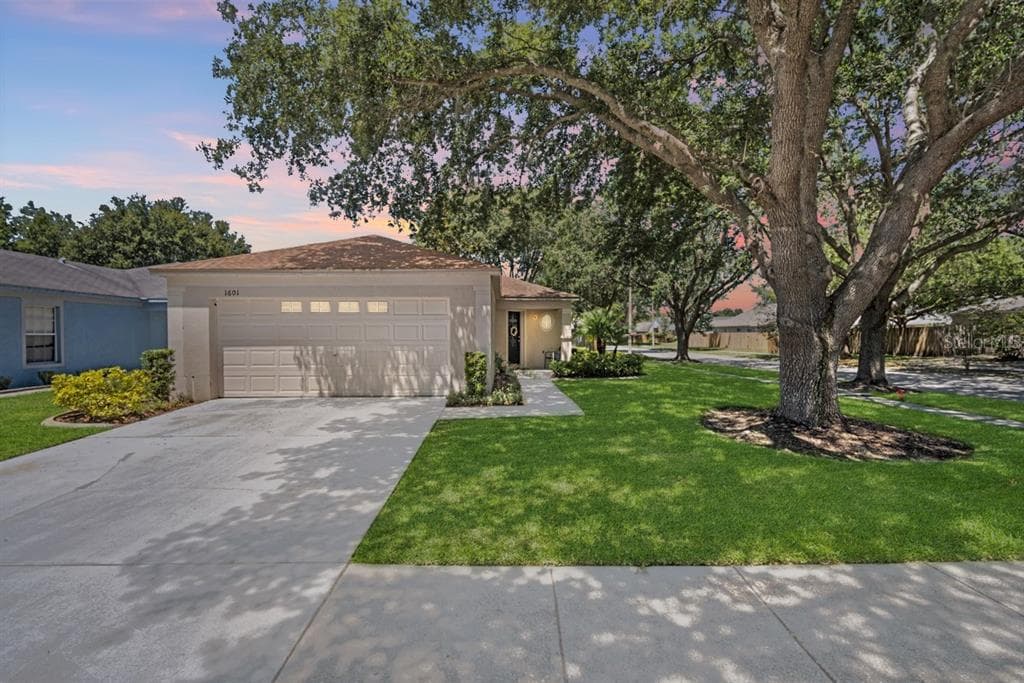 1601 MOSAIC FOREST DRIVE SEFFNER, FL 33584