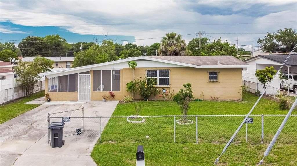 4407 W HENRY AVENUE TAMPA, FL 33614