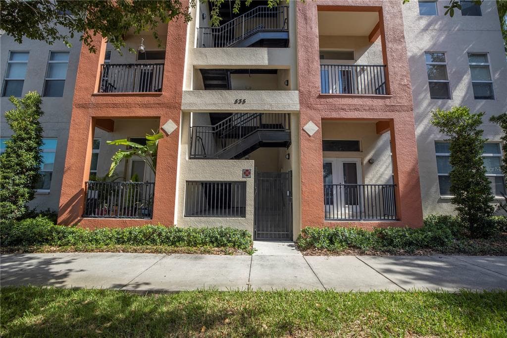 535 4TH AVENUE S UNIT 10 ST PETERSBURG, FL 33701
