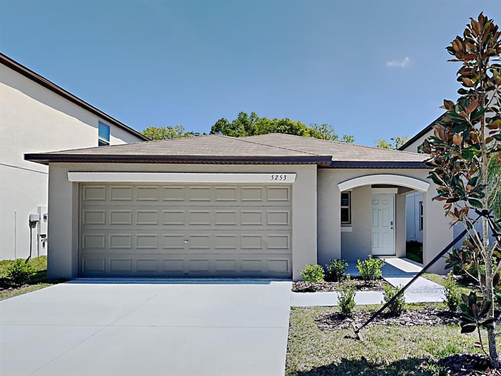 5253 WHITE CHICORY DRIVE APOLLO BEACH, FL 33572