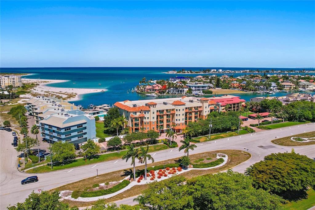 1090 PINELLAS BAYWAY S UNIT A5 TIERRA VERDE, FL 33715