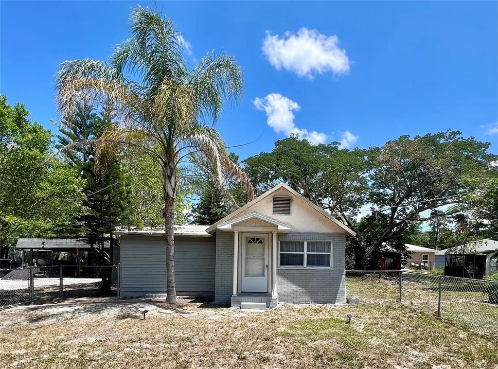 3302 GLORIA AVENUE PLANT CITY, FL 33563
