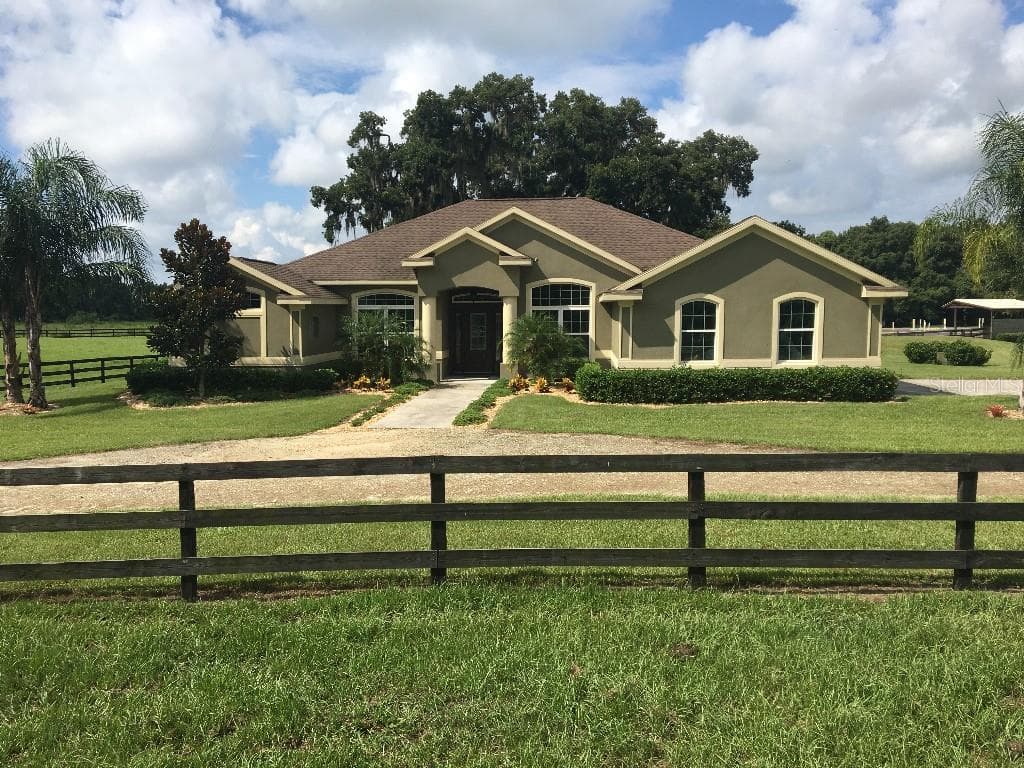 5305 SE 53RD LANE CENTER HILL, FL 33514