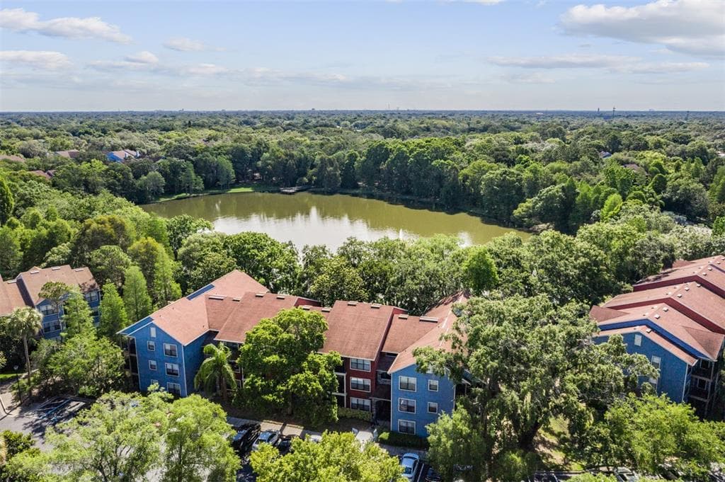 8619 BONAIRE BAY LANE UNIT 302 TAMPA, FL 33614