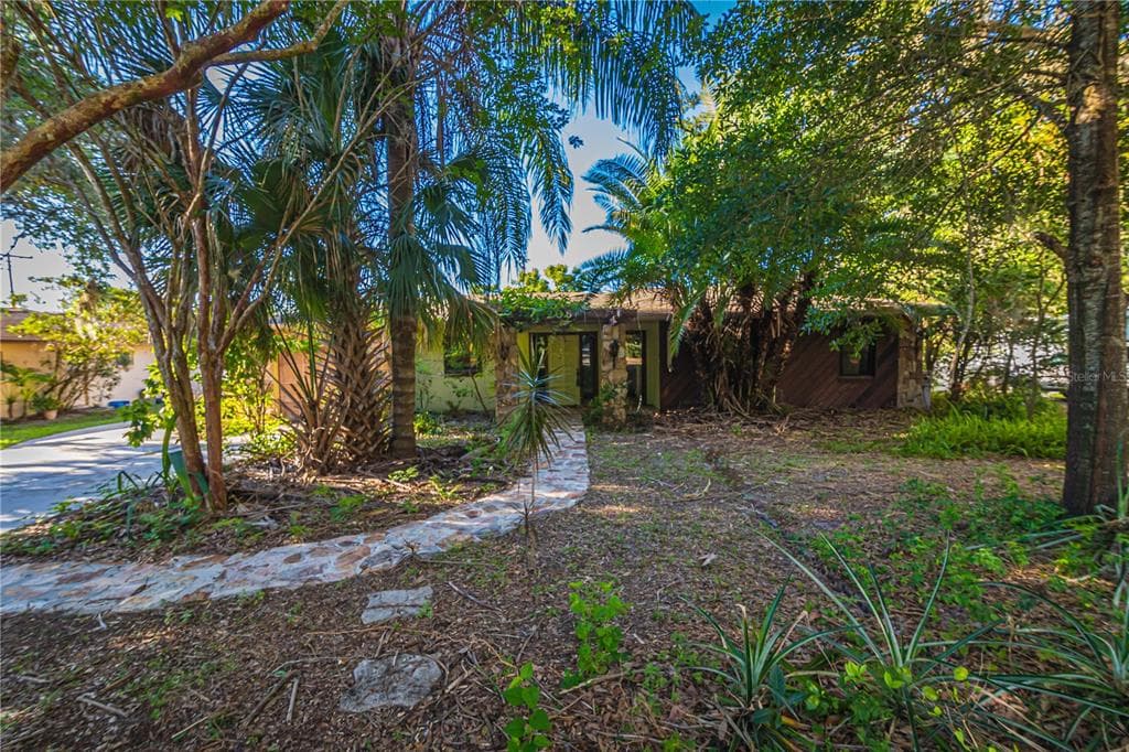 206 S LOCKMOOR AVENUE TEMPLE TERRACE, FL 33617
