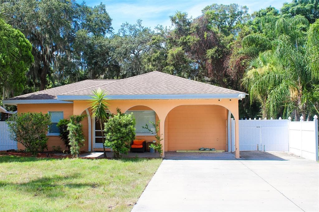 3348 WILLIAMSBURG STREET SARASOTA, FL 34231