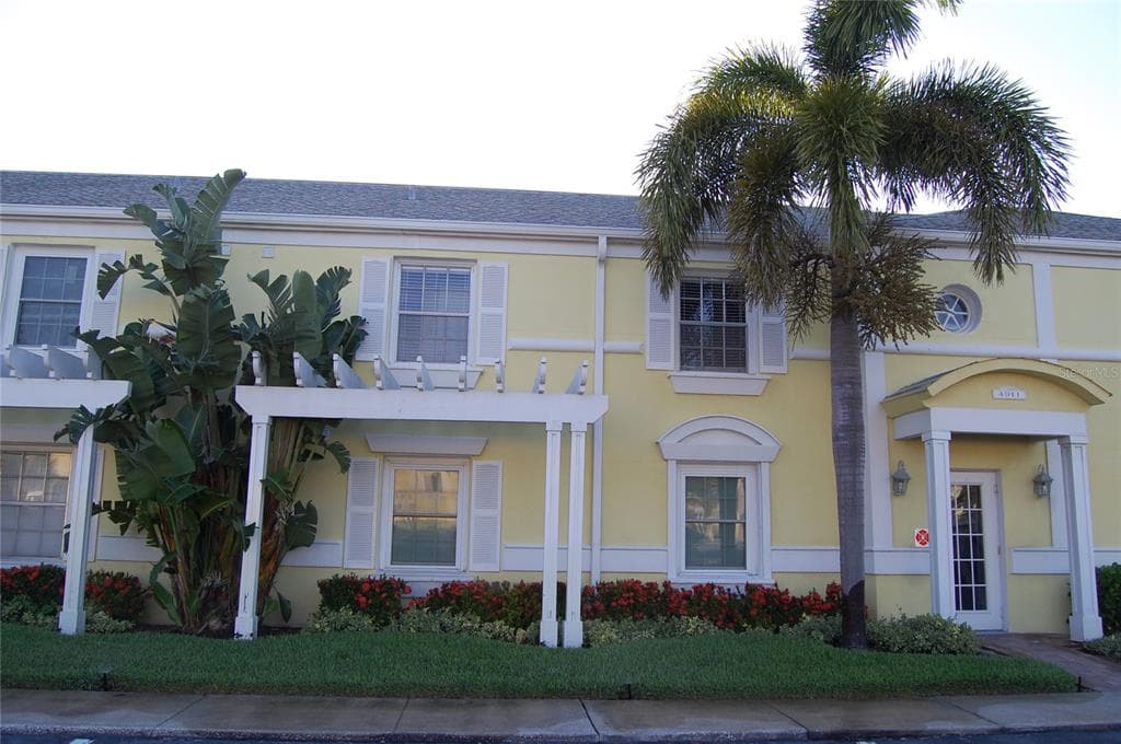 4911 COQUINA KEY DRIVE SE UNIT E
