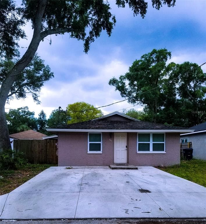 1611 E IDELL STREET TAMPA, FL 33604