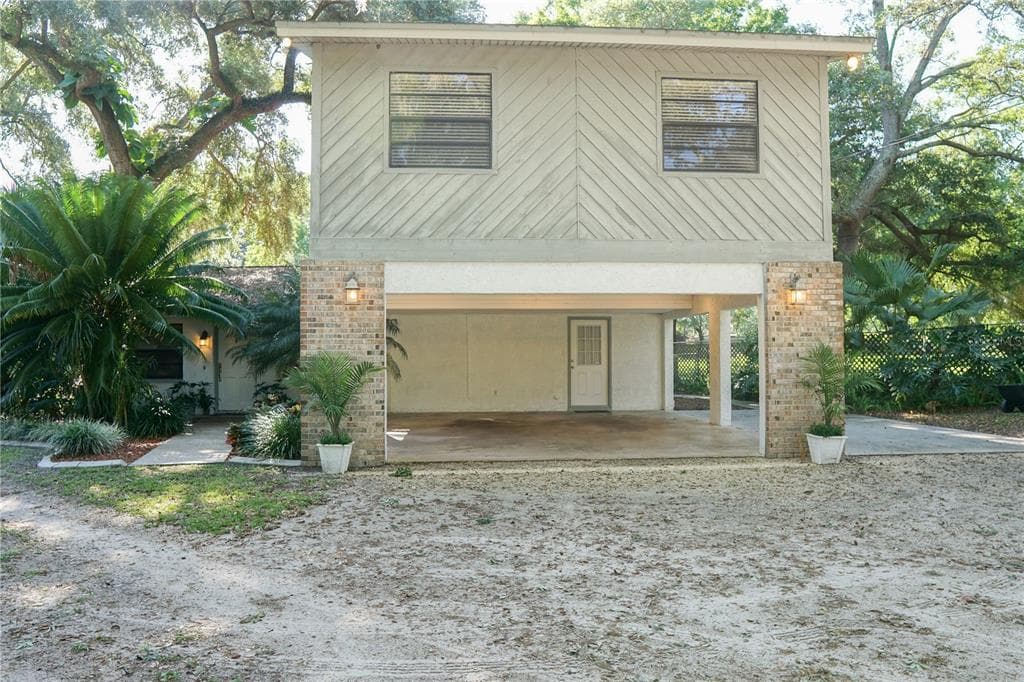 12409 N BOULEVARD TAMPA, FL 33612