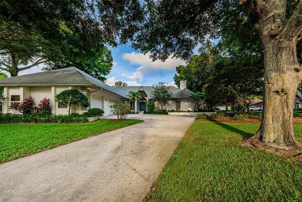 9871 OAKS LANE SEMINOLE, FL 33772