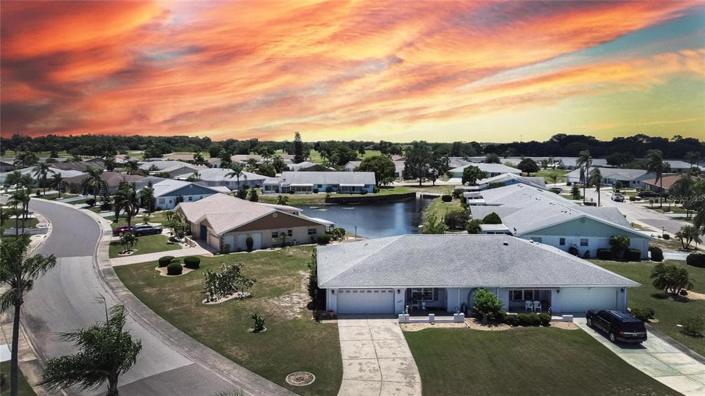 319 CLUB MANOR DRIVE SUN CITY CENTER, FL 33573