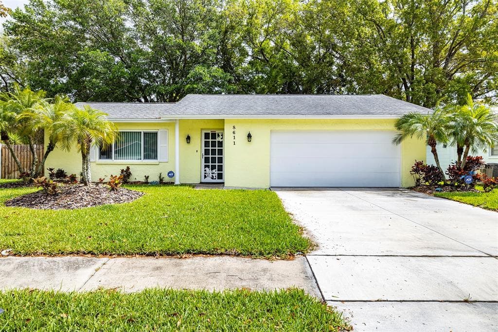 8611 BARKWOOD PLACE TAMPA, FL 33615