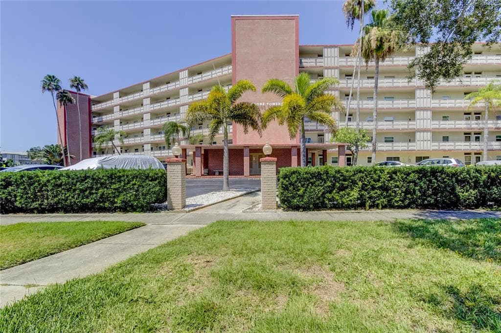 1868 SHORE DRIVE S UNIT 208 SOUTH PASADENA, FL 33707