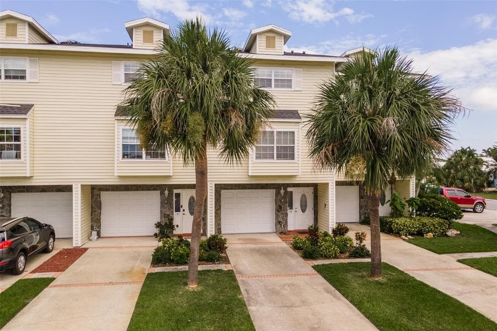 198 171ST AVENUE E NORTH REDINGTON BEACH, FL 33708