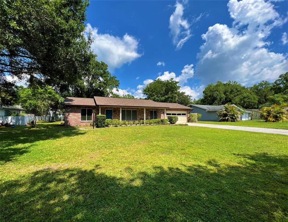 802 DONALD PLACE TEMPLE TERRACE, FL 33617