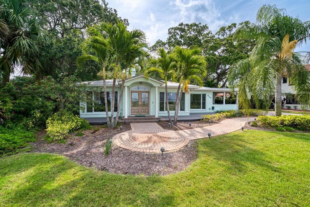 549 EDGEWATER DRIVE DUNEDIN, FL 34698