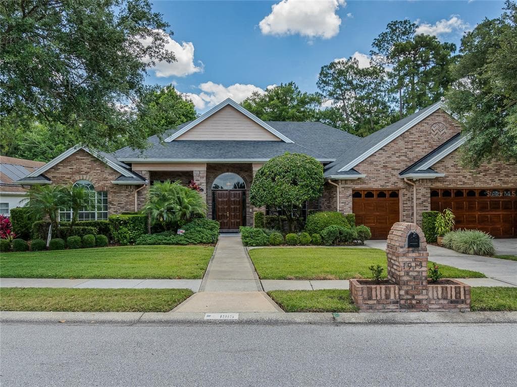 1915 COTSWOLD DRIVE ORLANDO, FL 32825