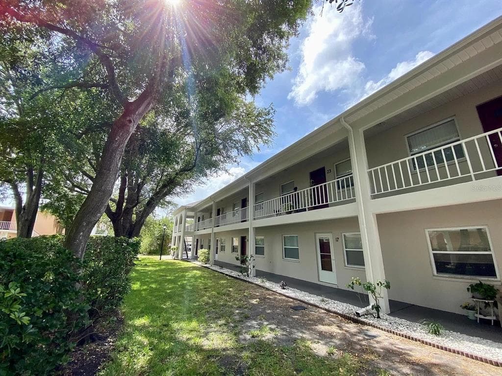8302 BARDMOOR BOULEVARD UNIT 106 SEMINOLE, FL 33777