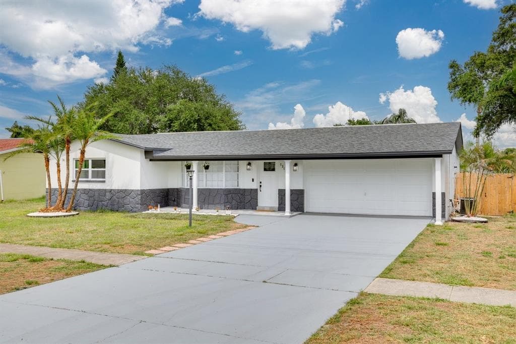 13111 RIDGE LARGO, FL 33778
