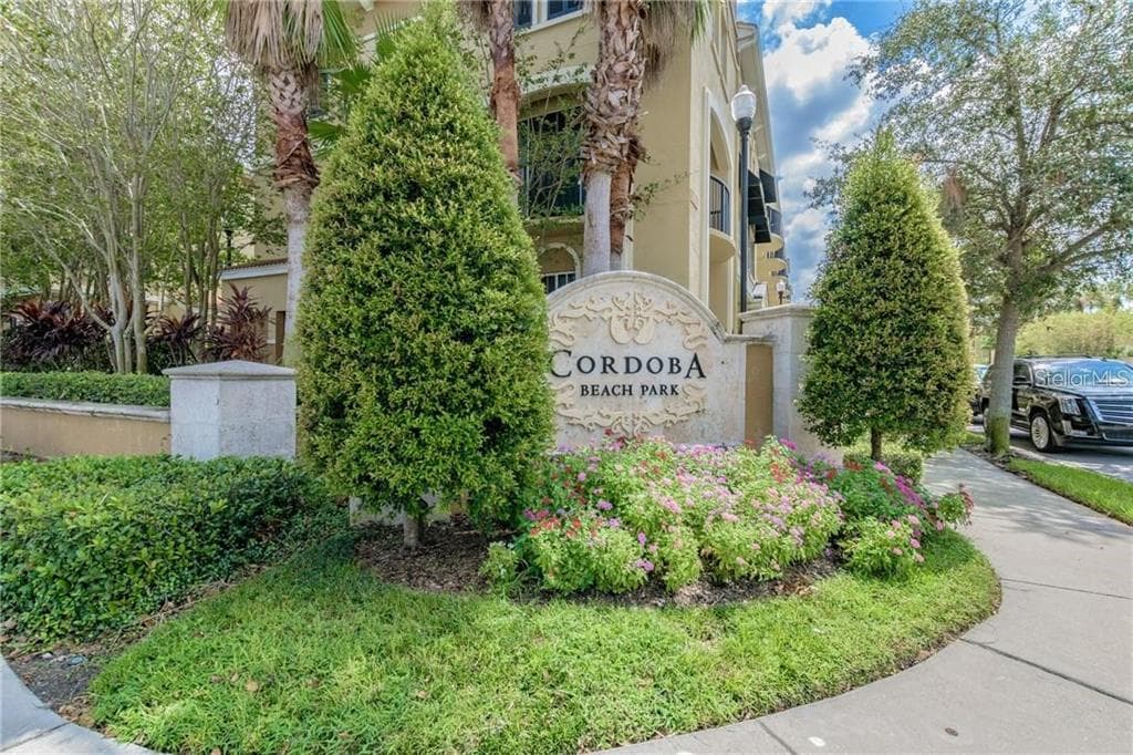 102 CARMEL BEACH COURT UNIT 102 TAMPA, FL 33609