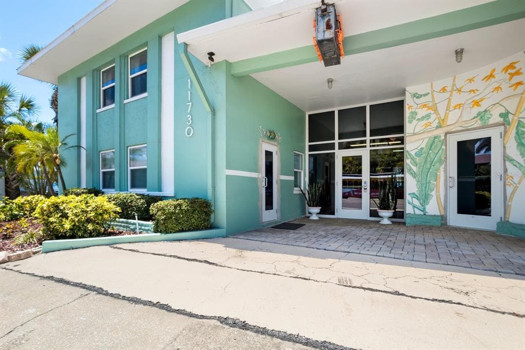 11730 GULF BOULEVARD UNIT 12 TREASURE ISLAND, FL 33706