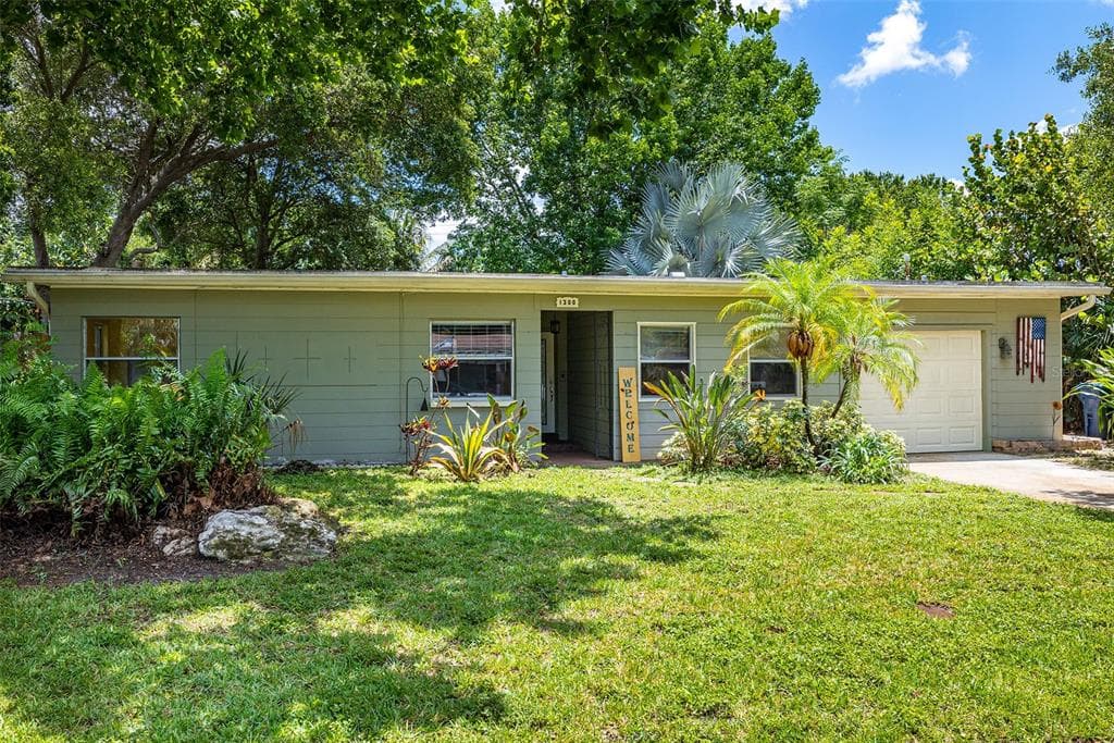 1300 78TH AVENUE N ST PETERSBURG, FL 33702