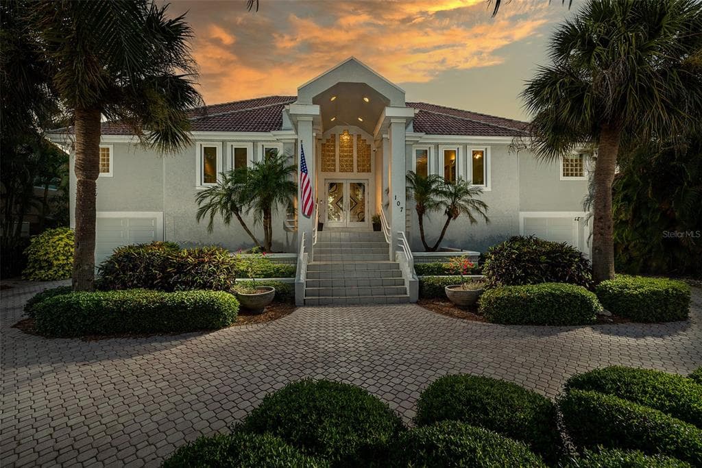 107 7TH STREET E TIERRA VERDE, FL 33715