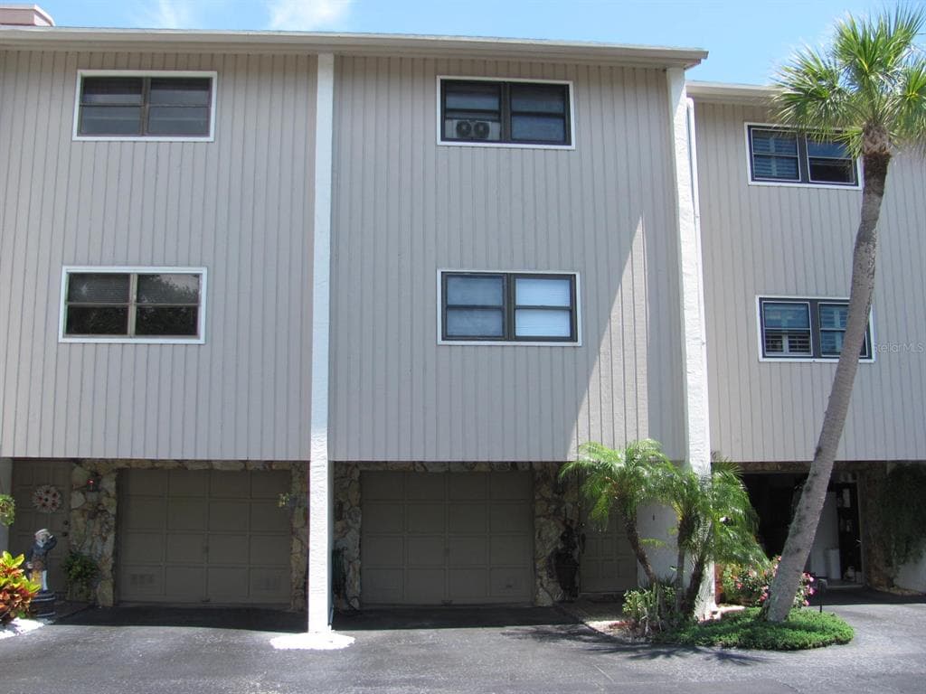 12314 CAPRI CIRCLE N UNIT 407 TREASURE ISLAND, FL 33706