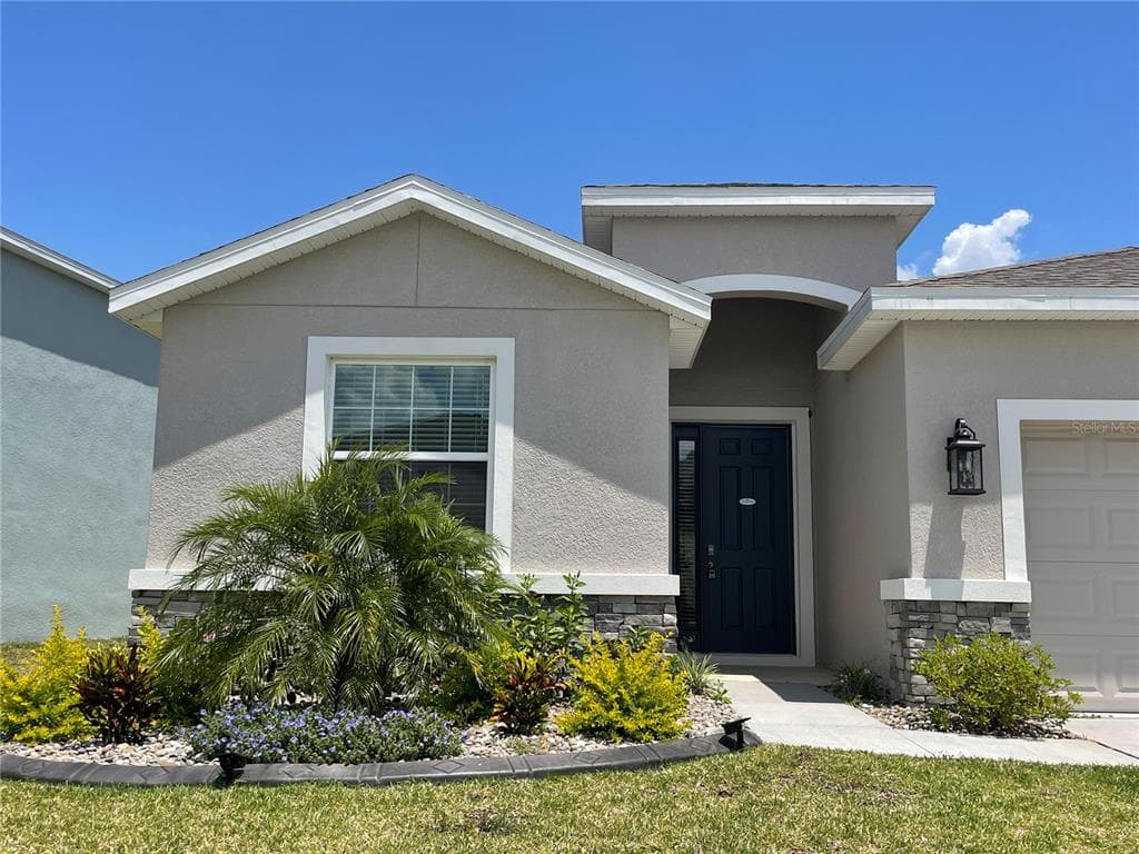 8737 BOWER BASS CIRCLE WESLEY CHAPEL, FL 33545