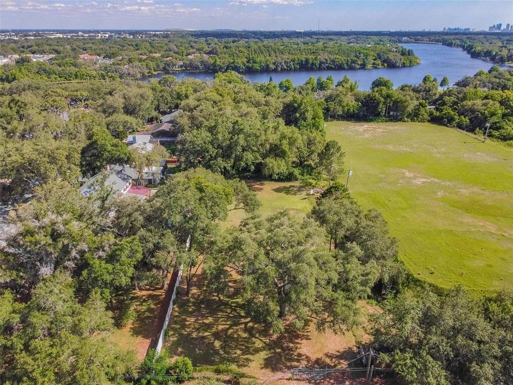 4719 E REGNAS AVENUE TAMPA, FL 33617