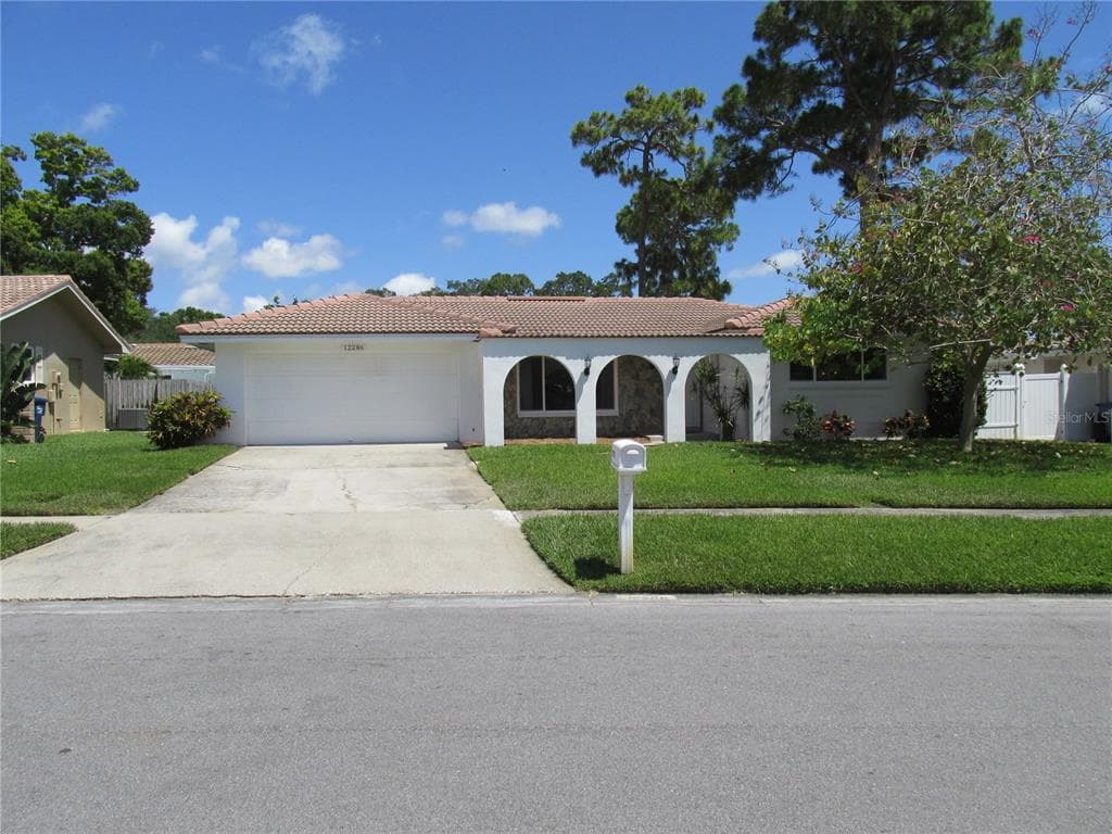 12286 69TH TERRACE SEMINOLE, FL 33772