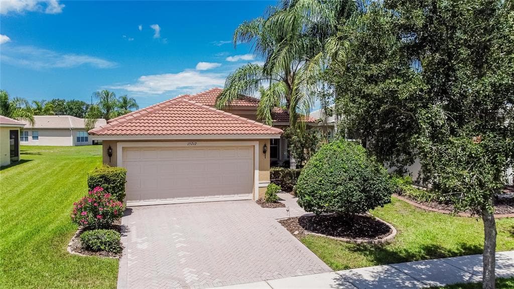 15712 CRYSTAL WATERS DRIVE WIMAUMA, FL 33598
