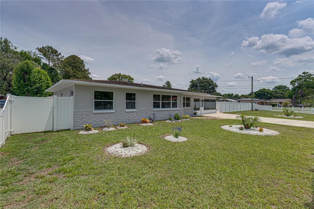 104 EMILY LANE BRANDON, FL 33510