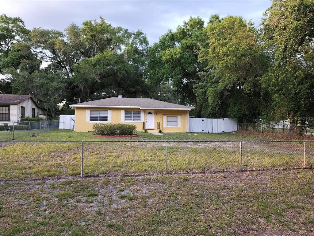 7412 DELEUIL AVENUE TAMPA, FL 33610