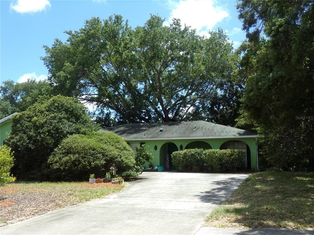 11778 90 AVENUE N SEMINOLE, FL 33772