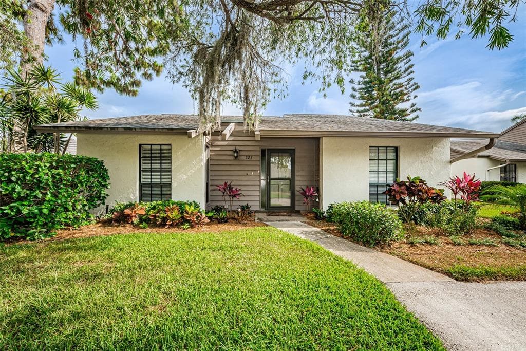 325 WINDRUSH LOOP TARPON SPRINGS, FL 34689